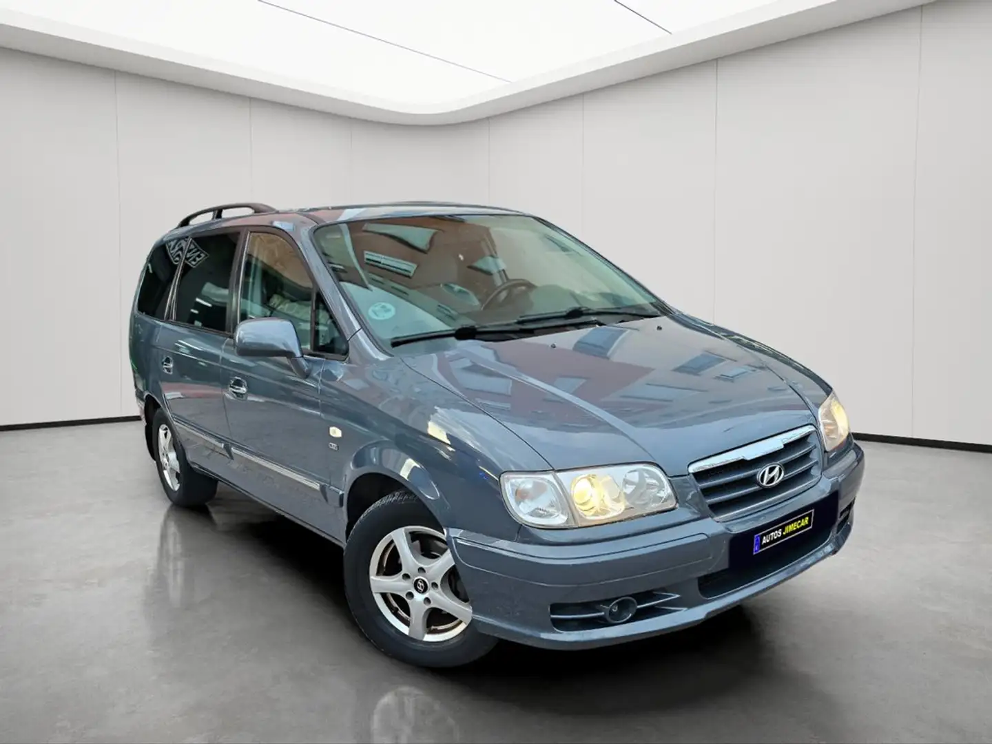 Hyundai Trajet 2.0 CRDi GLS Gris - 2