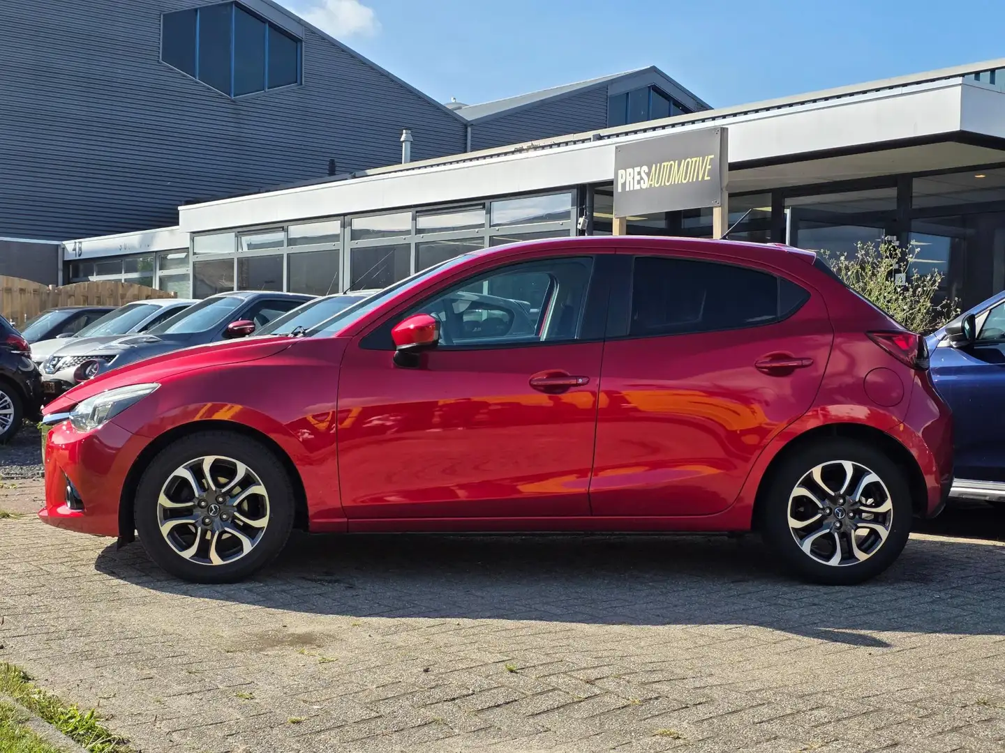 Mazda 2 1.5 Skyactiv-G GT-M |CLIMA|CRUISE|NAVI|PDC|STOELVW Rood - 2