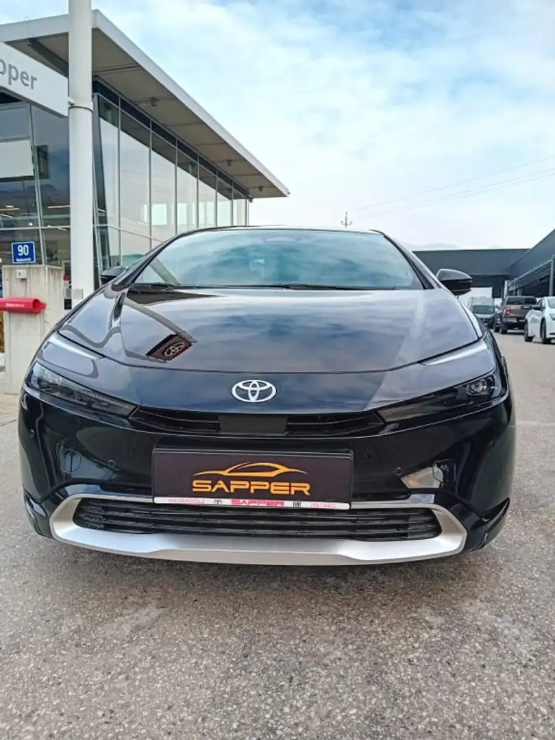 Toyota Prius 2.0 VVT-i Plug-in Hybrid PHEV 13,3kWh Execut Schwarz - 2