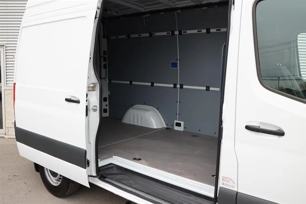 Mercedes-Benz Sprinter снимка Mercedes-Benz Sprinter