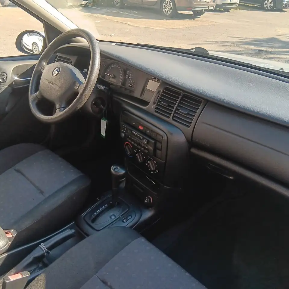Opel Vectra 1.6 16V Comfort, foto 9