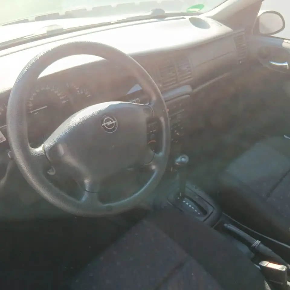 Opel Vectra 1.6 16V Comfort, foto 4