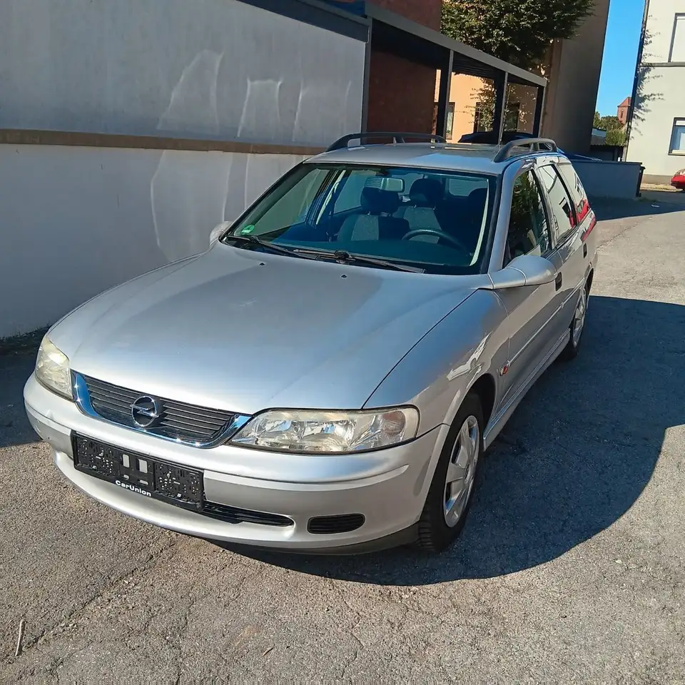 Opel Vectra 1.6 16V Comfort, foto 2