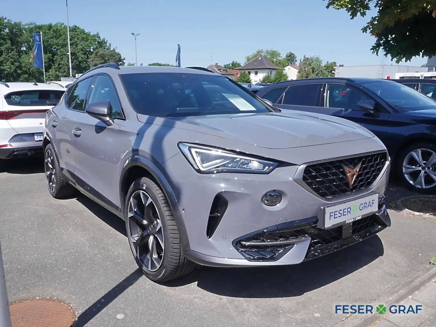 CUPRA Formentor VZ 1.4 TSI e-Hybrid *ACC*NAVI*PDC*19" Grau - 2
