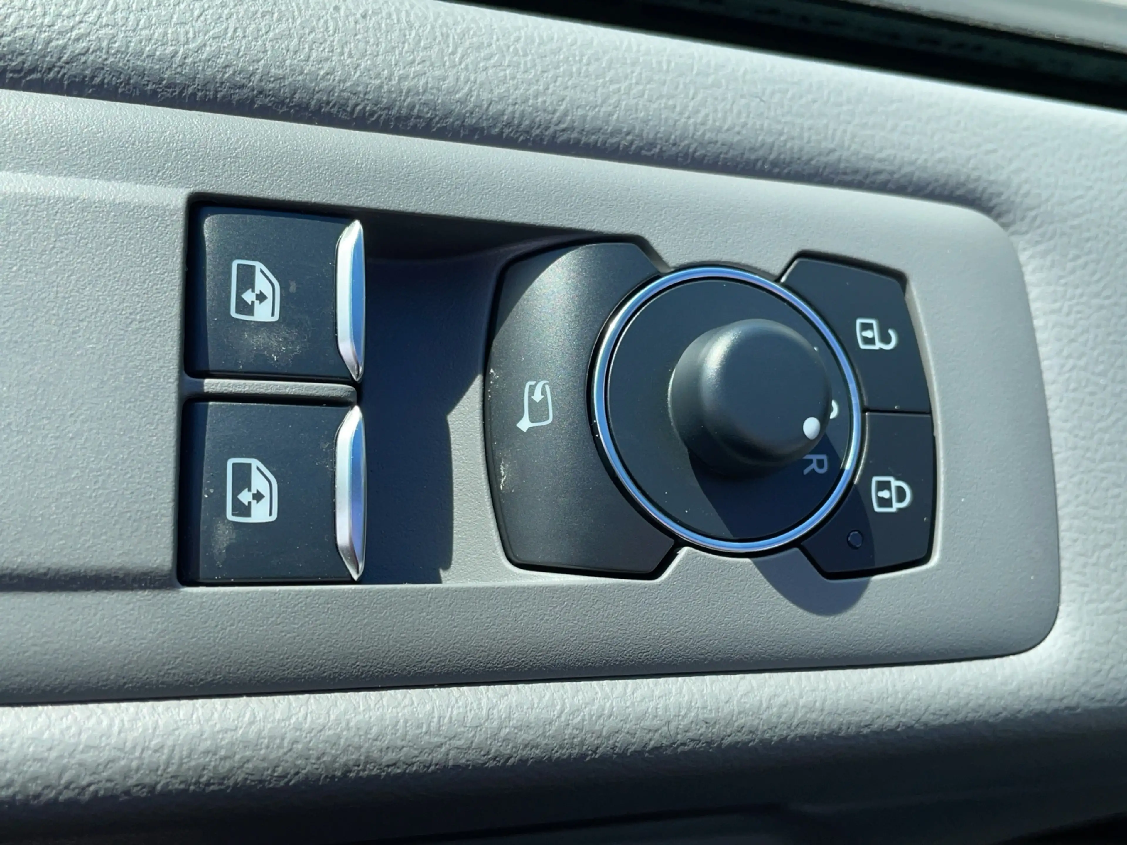 Volkswagen T7 Caravelle 2.0 TDI Automatik Style lang 4MOTION — photo 6