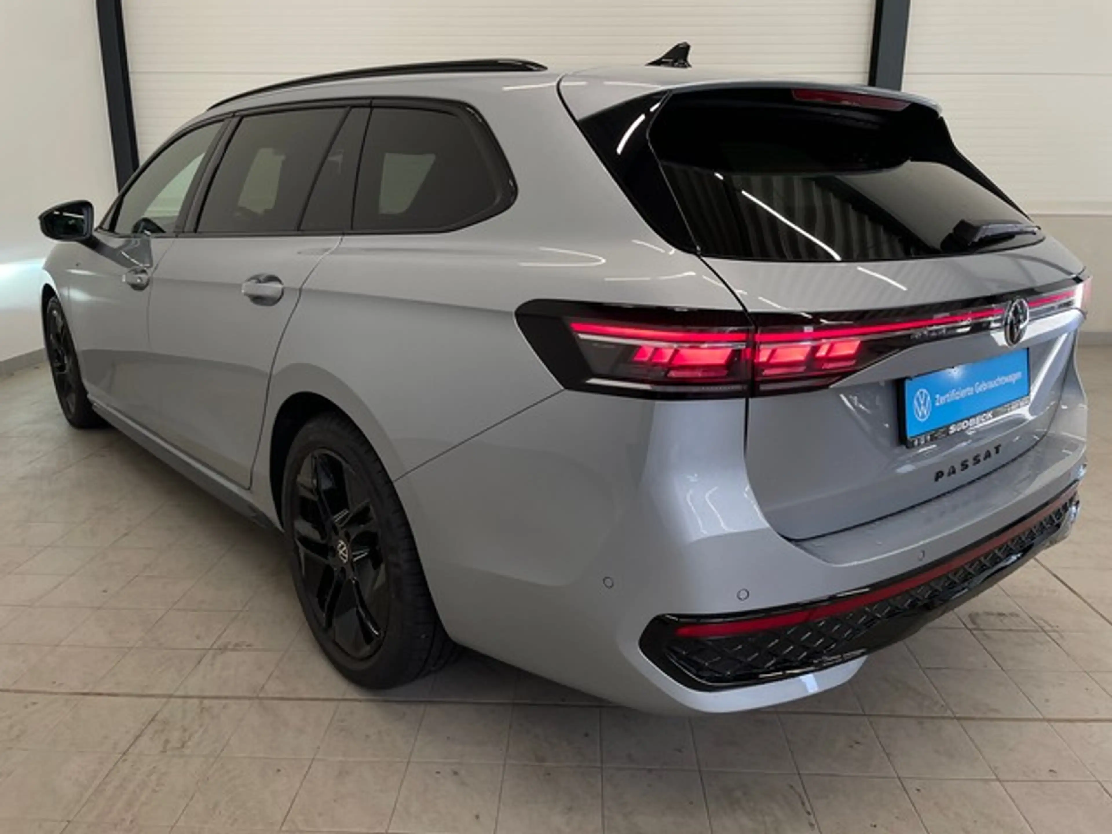 Volkswagen Passat Variant 2.0 TDI 110 kW R-line — photo 6