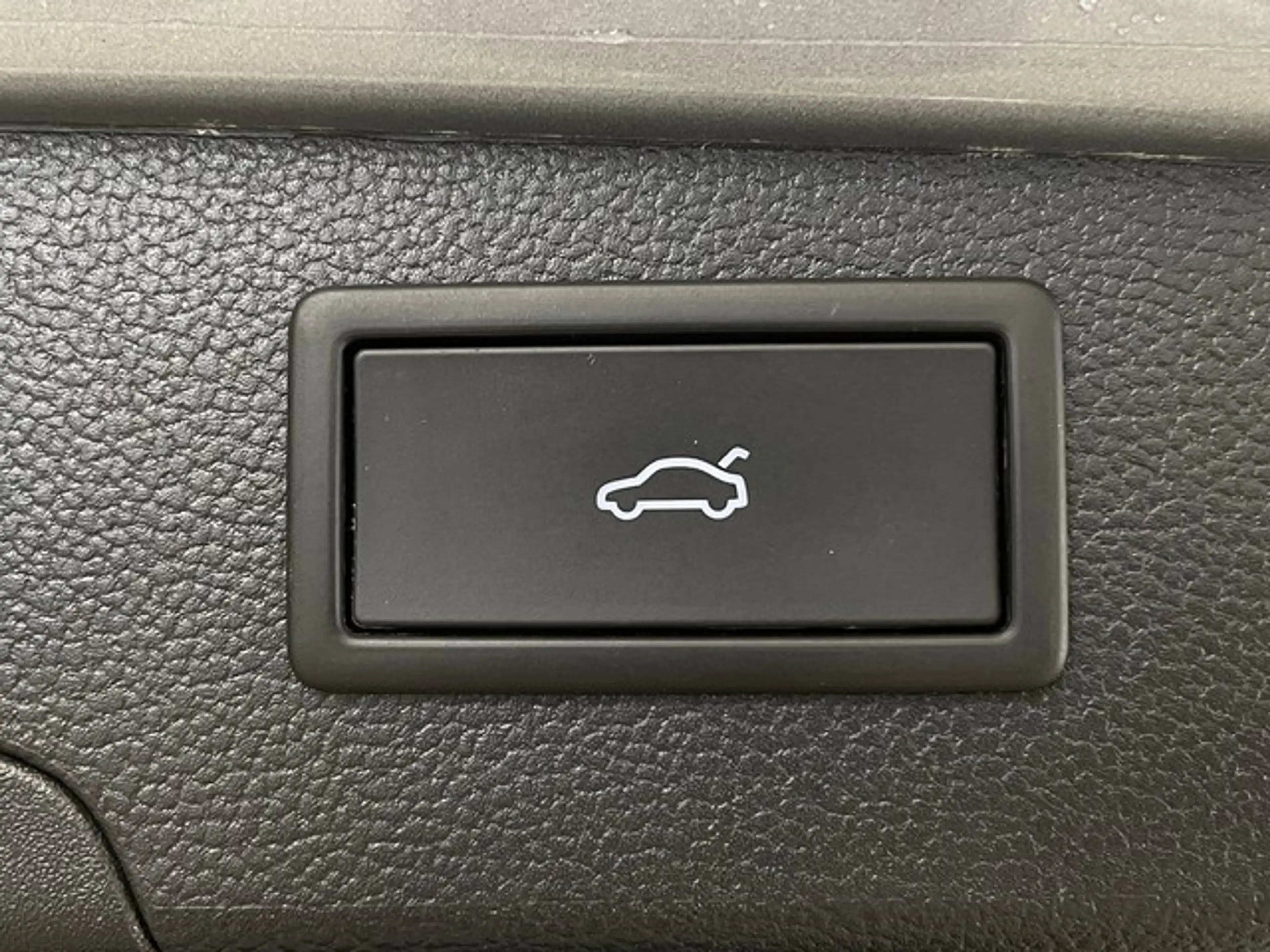 Volkswagen Passat Variant 2.0 TDI 110 kW R-line — photo 8