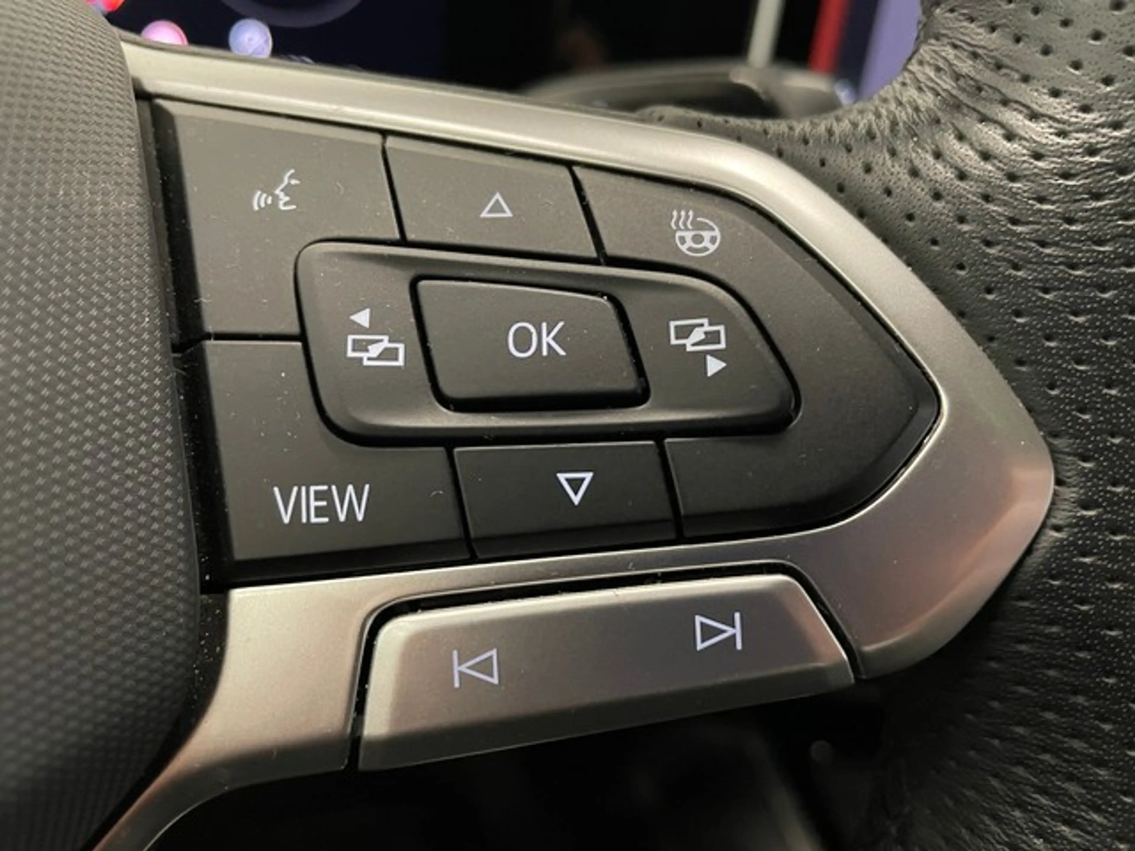 Volkswagen Passat Variant 2.0 TDI 110 kW R-line — photo 14
