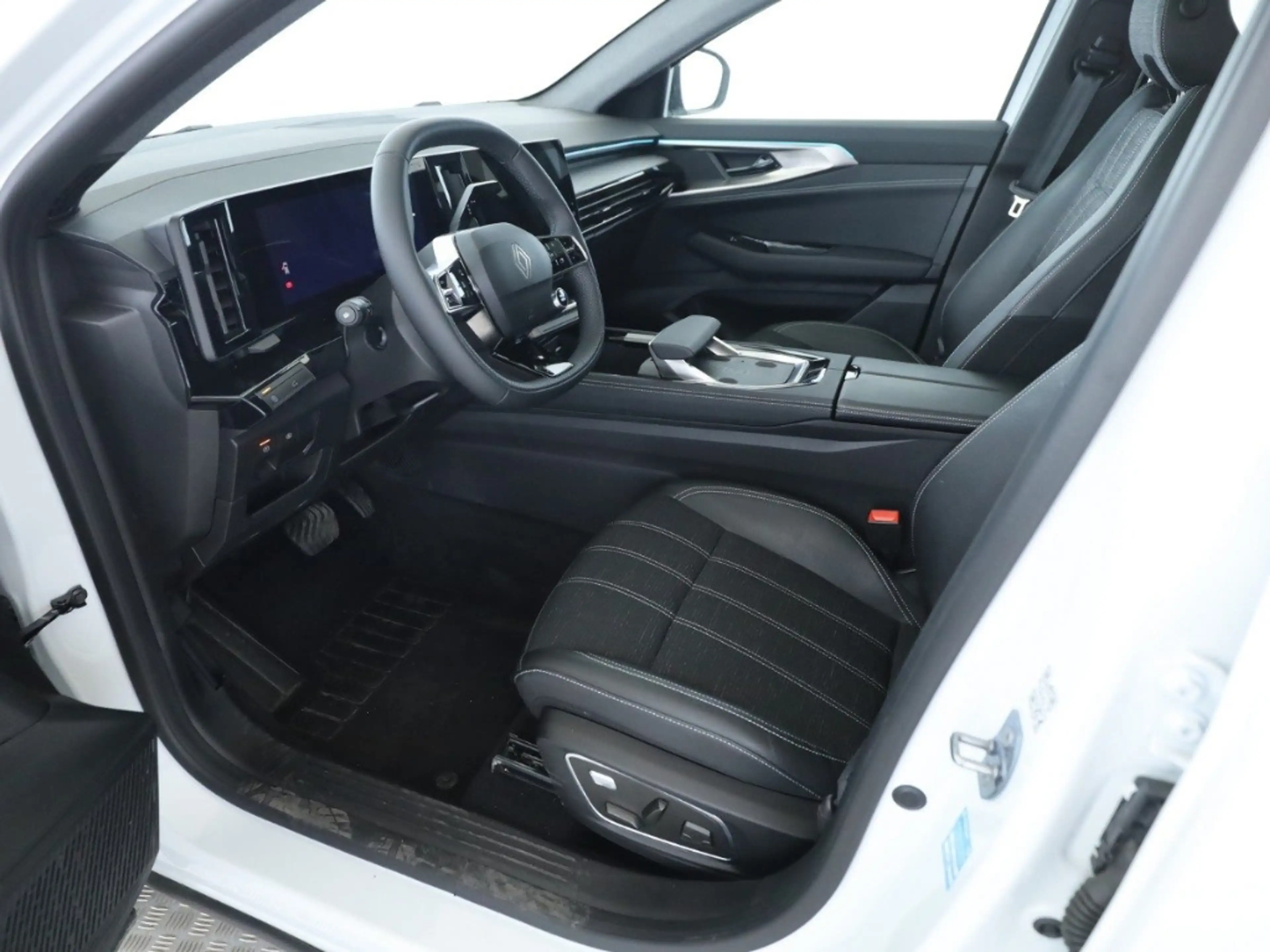 Renault Austral TECHNO 160 EDC Pano Techno PANO+KAMERA+SHZ+NAVI — photo 12
