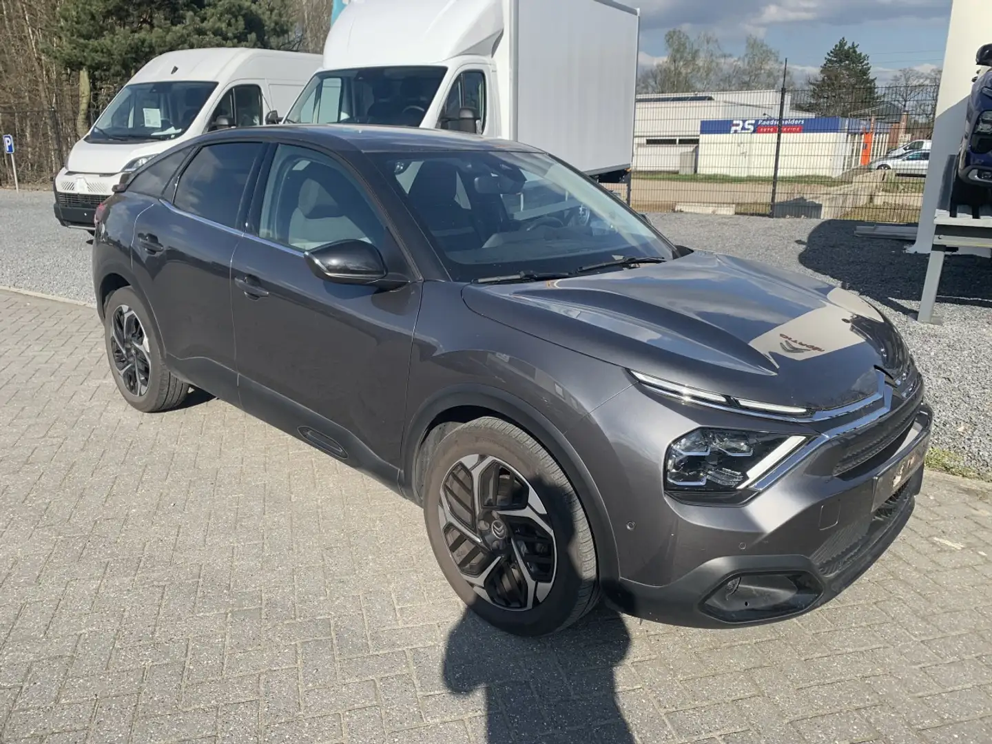 Citroen C4 1.2 TURBO 130PK EAT8 SHINE Gris - 2