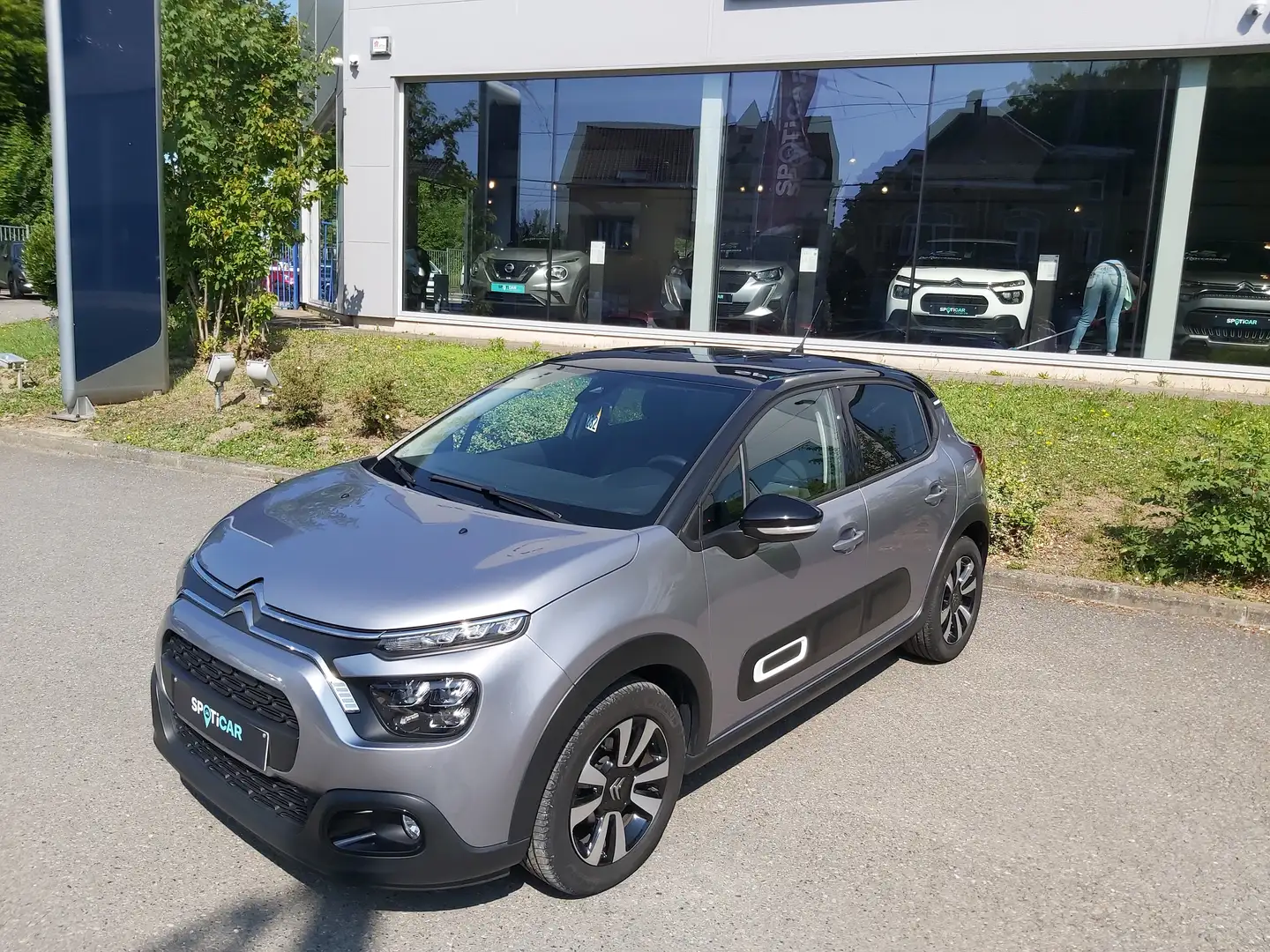 Citroen C3 1.2 i Shine AUTOMATIQUE Gris - 2