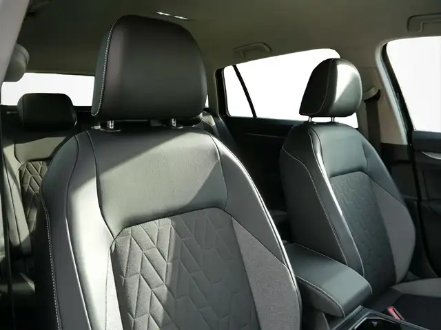 Volkswagen Golf view 10