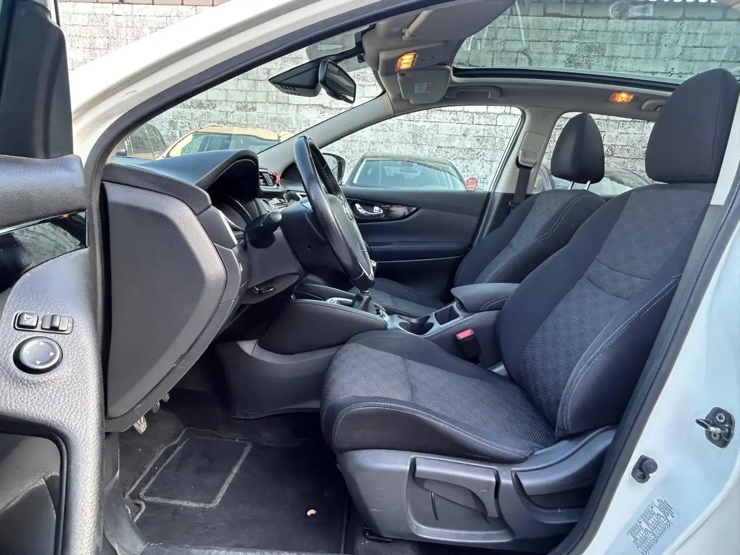 Nissan Qashqai Qashqai 1.2i 2WD Business Edition 360° NAVI Wit - 2