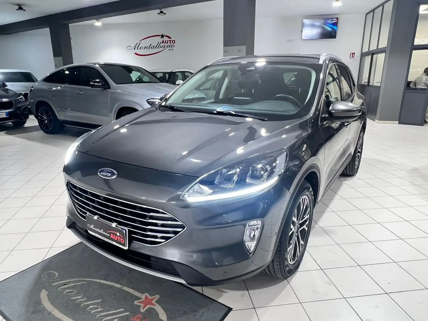 Ford Kuga 1.5 EcoBlue 120 CV aut. 2WD Titanium Business Gris - 1