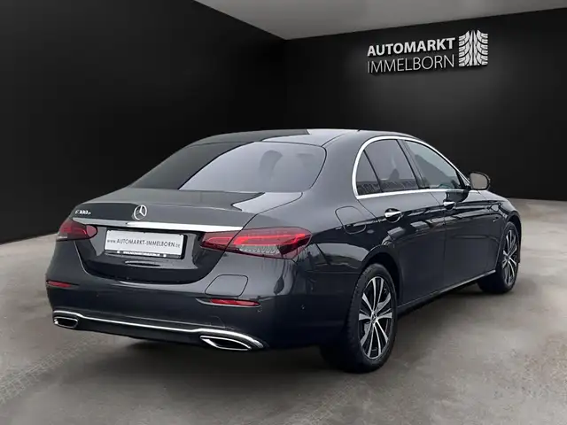 Mercedes-Benz 300 view 7