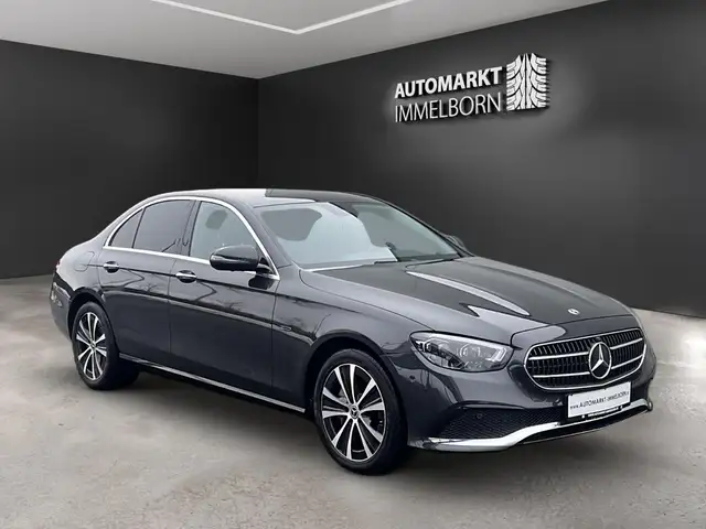 Mercedes-Benz 300 main image