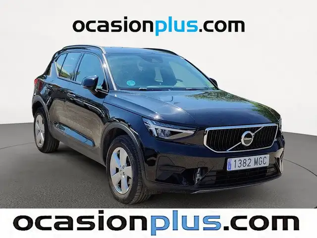 Volvo XC40 view 2