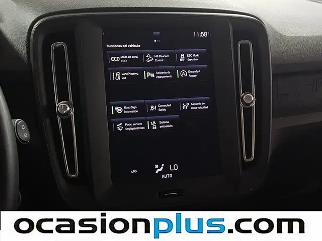 Volvo XC40 view 10