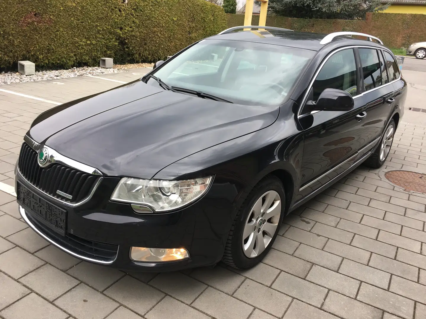 Skoda Superb Superb Combi GreenLine 1,6 TDI CR DPF GreenLine Schwarz - 1