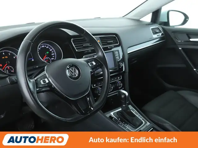 Volkswagen Golf view 11
