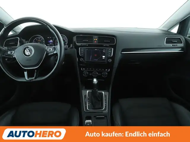 Volkswagen Golf view 12
