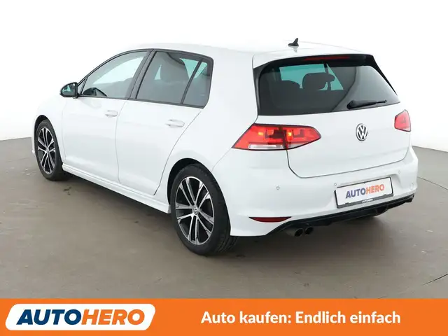 Volkswagen Golf view 4
