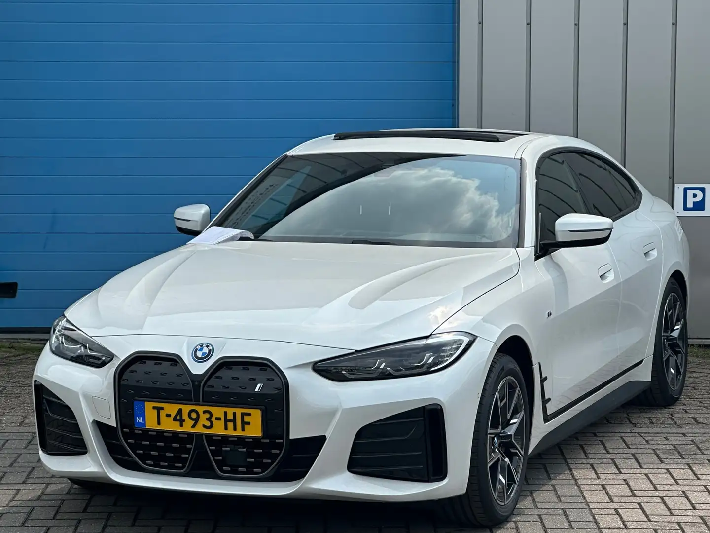 BMW i4 EDrive40 84 kWh M Sport 50 Jahre 5d PANO Wit - 2