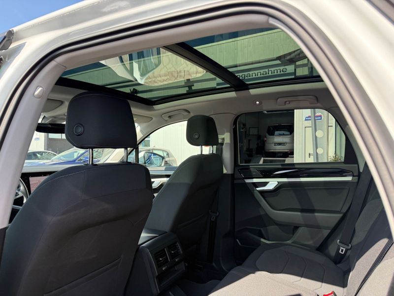 Volkswagen Touareg Basis 4Motion ECO Panorama ACC AHK — photo 13