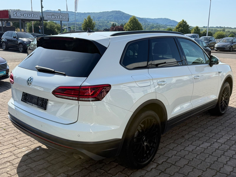 Volkswagen Touareg Basis 4Motion ECO Panorama ACC AHK — photo 5