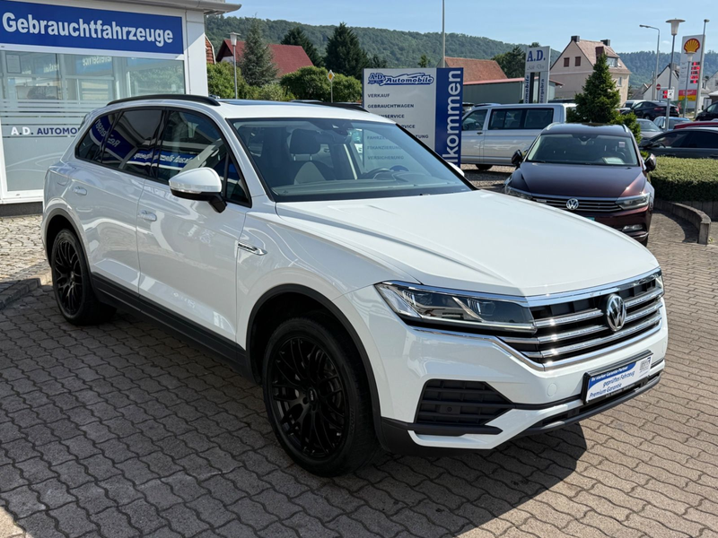 Volkswagen Touareg Basis 4Motion ECO Panorama ACC AHK — photo 3