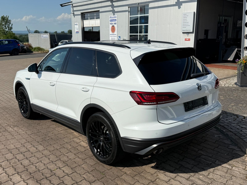 Volkswagen Touareg Basis 4Motion ECO Panorama ACC AHK — photo 7