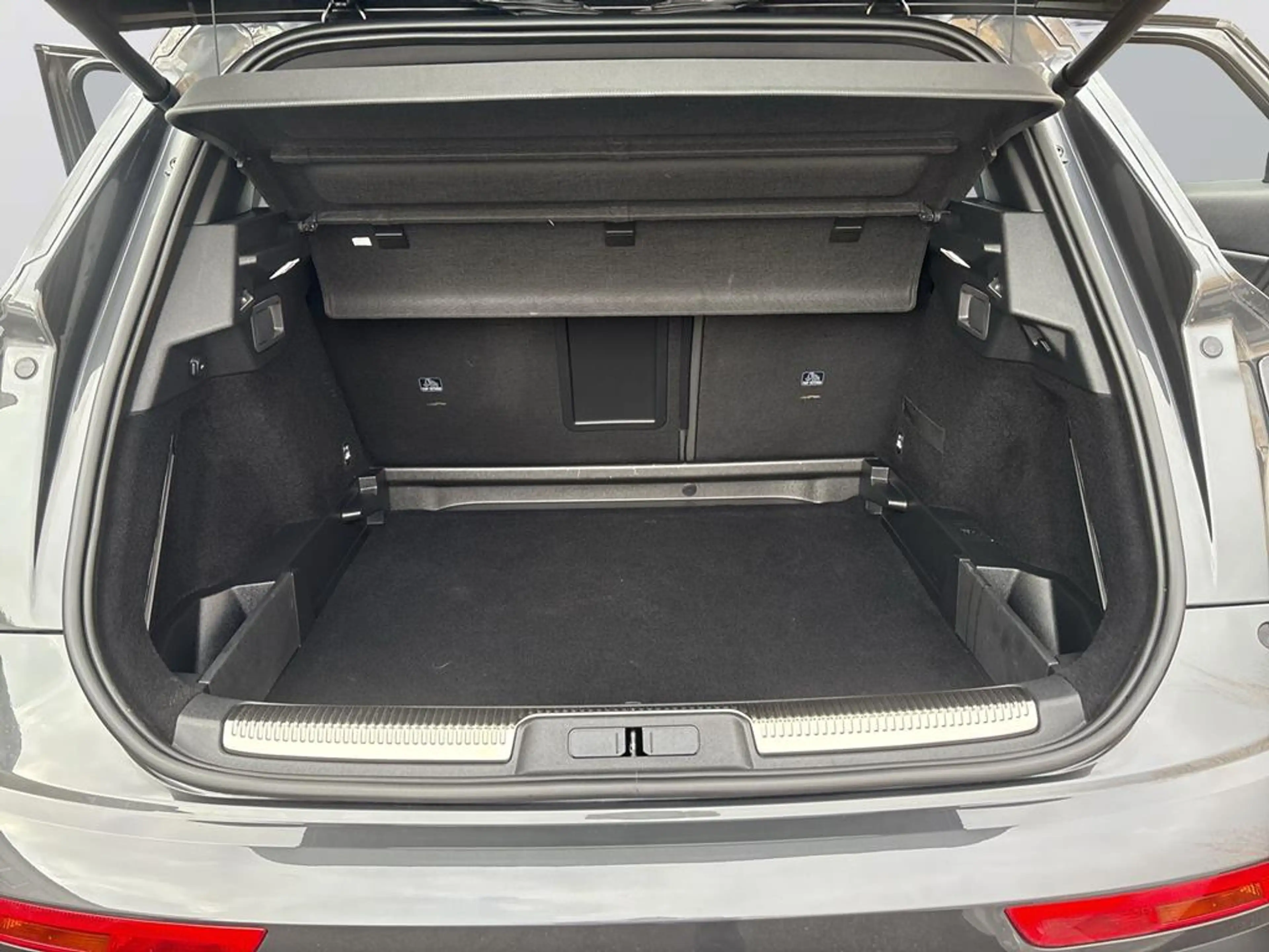 DS Automobiles DS 7 Crossback DS7 Performance Line + 130 HDi — photo 6