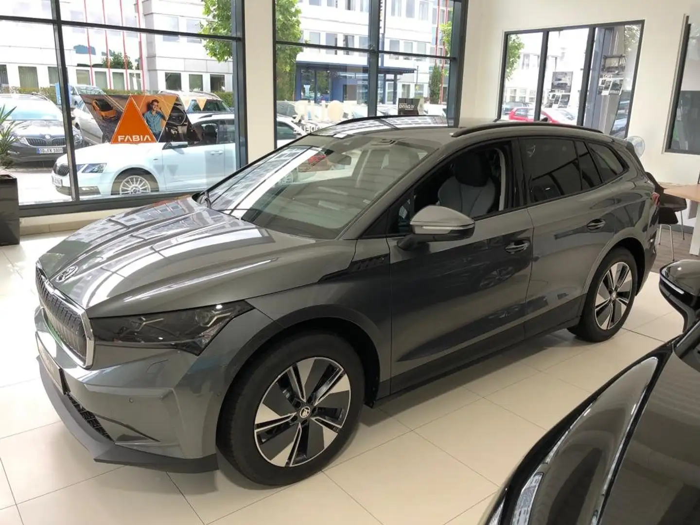 Skoda Enyaq 60 Loft/Convenience PLUS Grau - 2