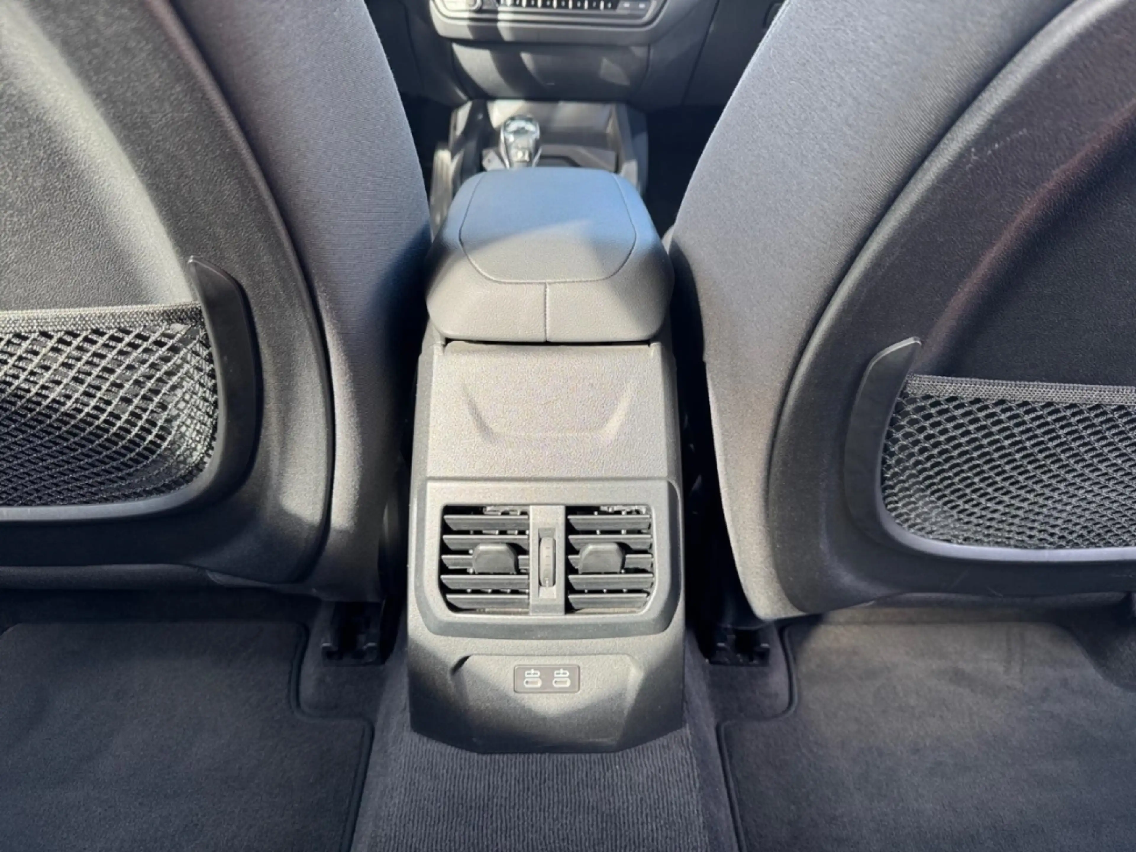 BMW 118 iA +NAVI+LED+SHZ+PDC+MFL+WLAN+USB+BT+17ALU — photo 9
