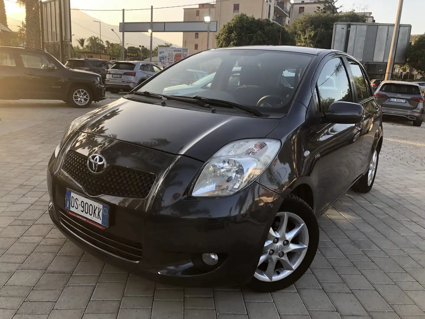 Toyota Yaris 5p 1.4 d-4d Sol Nero - 1