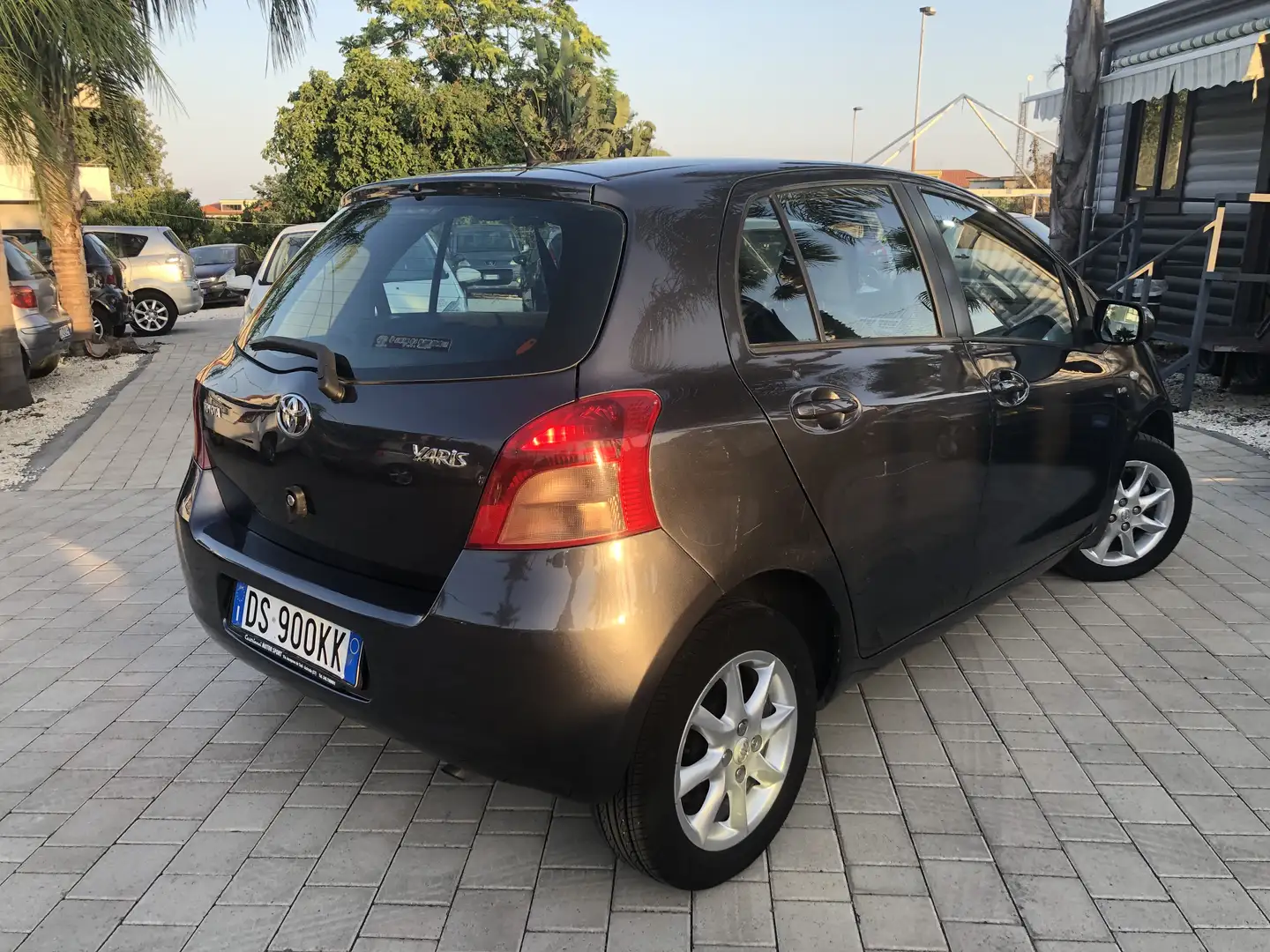 Toyota Yaris 5p 1.4 d-4d Sol Nero - 2