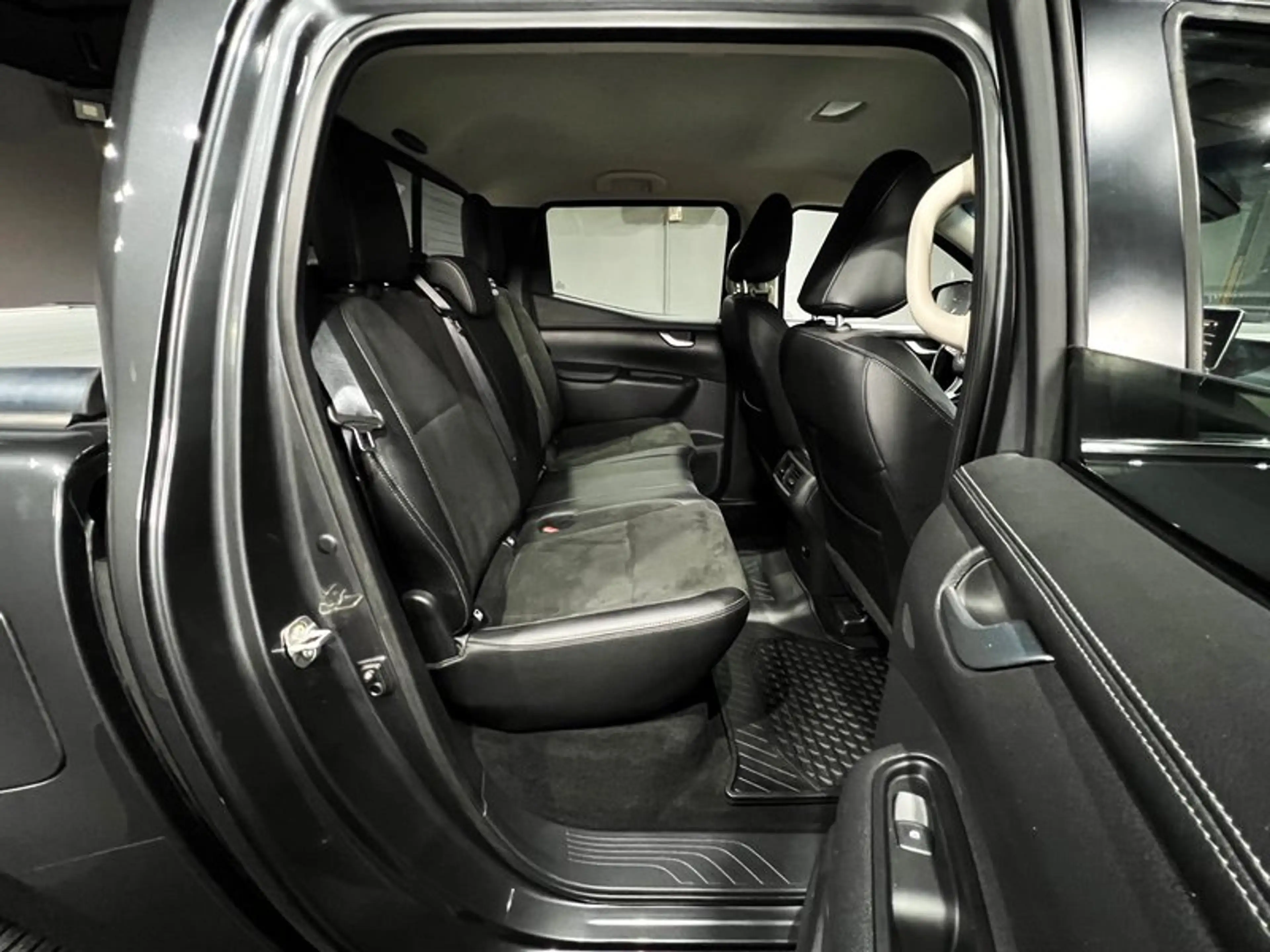 Mercedes-Benz X 250 d 4Matic Doppelkabine EDITION 360*KAMERA |LEDER|AH — photo 13