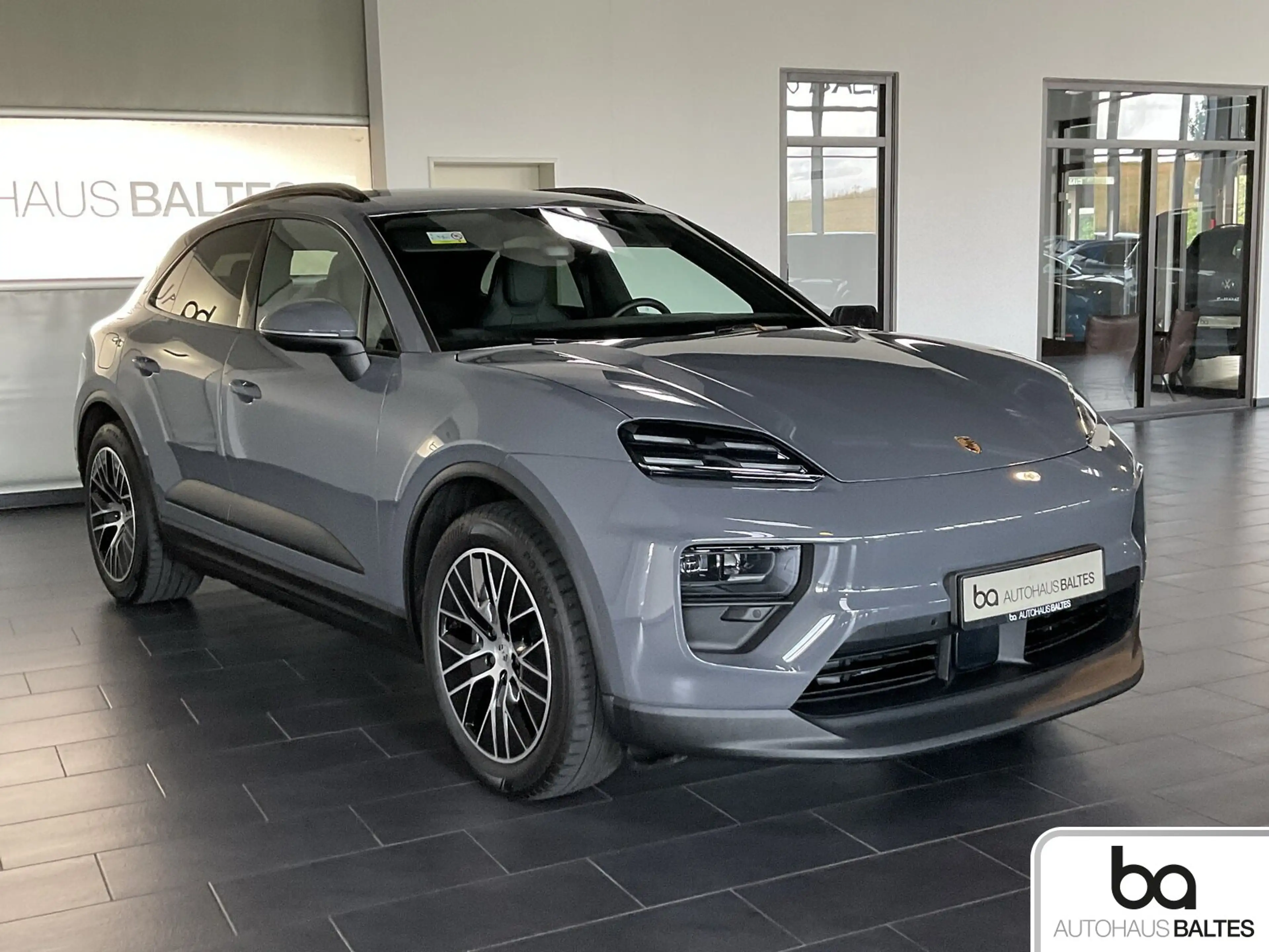 Porsche Macan Macan 4 Electric 20"/Pano/AHK/Luft/360°/ACC — photo 5