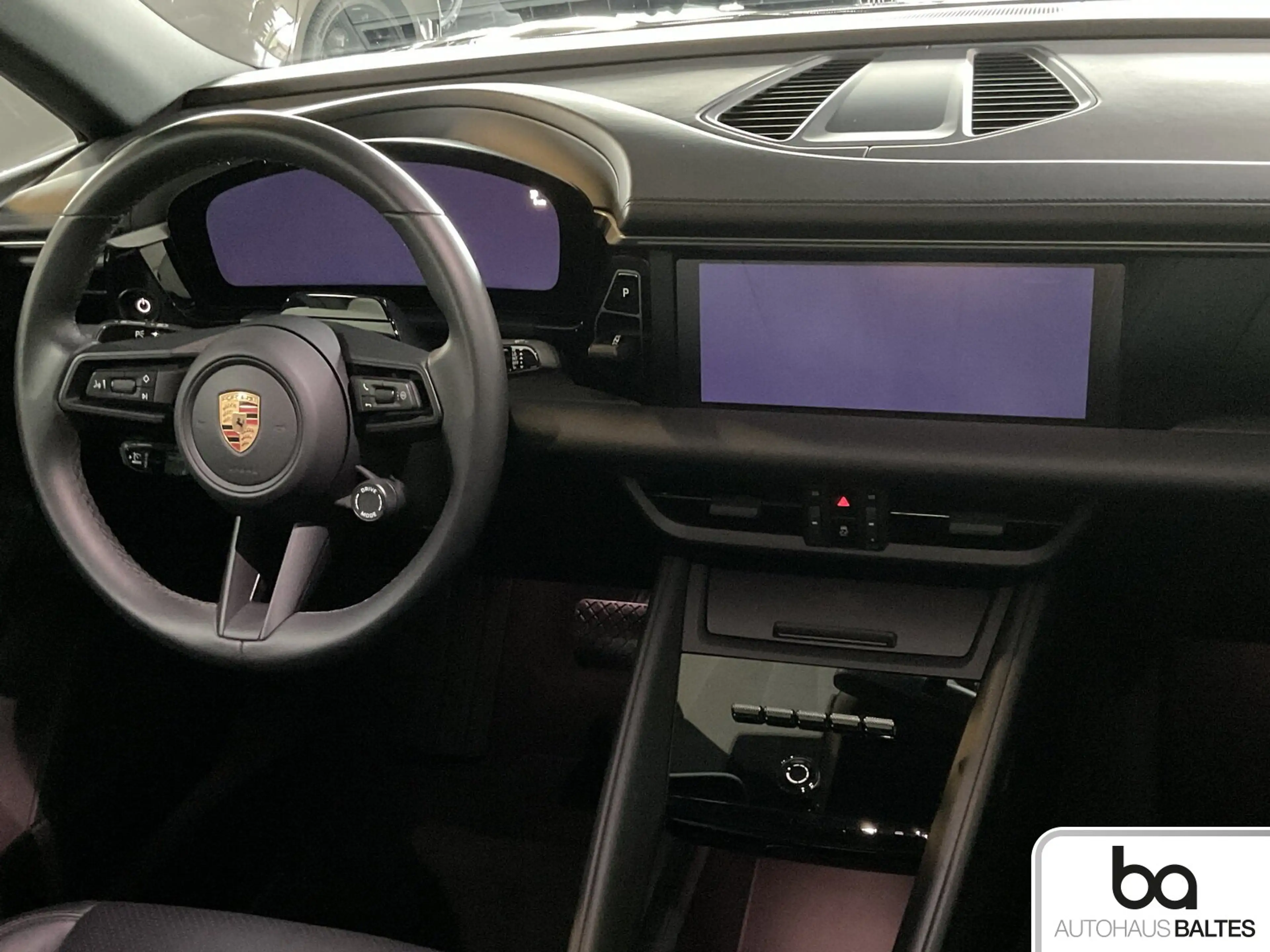 Porsche Macan Macan 4 Electric 20"/Pano/AHK/Luft/360°/ACC — photo 9