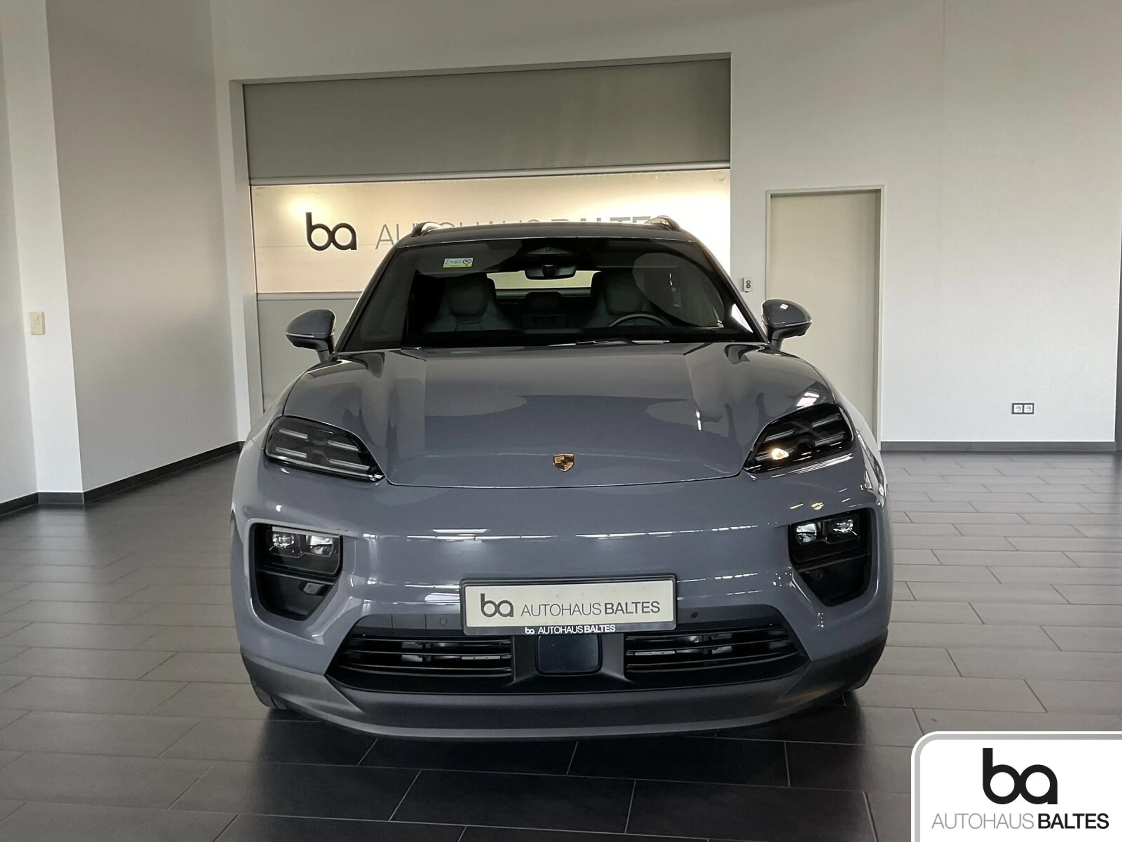 Porsche Macan Macan 4 Electric 20"/Pano/AHK/Luft/360°/ACC — photo 2