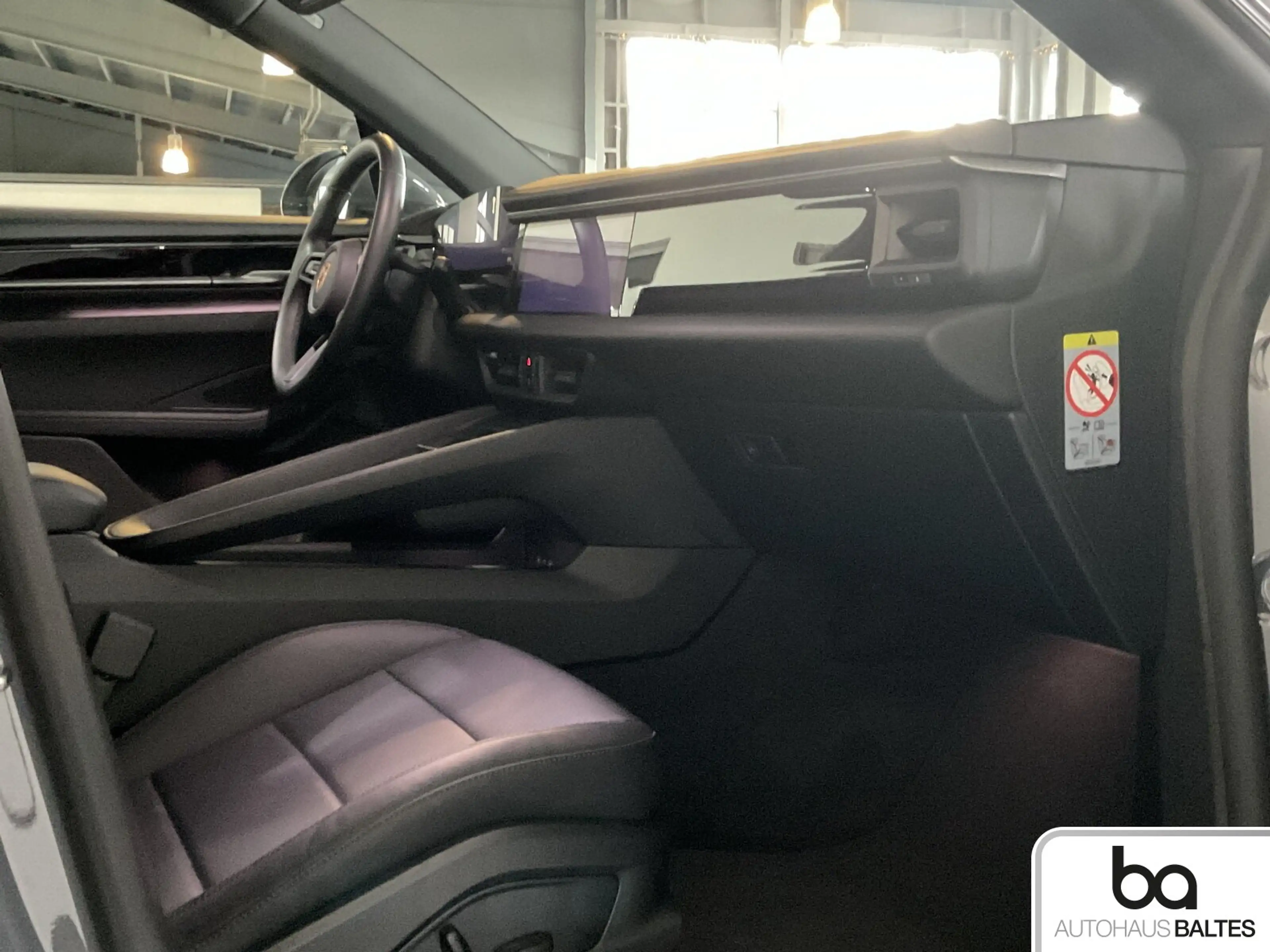 Porsche Macan Macan 4 Electric 20"/Pano/AHK/Luft/360°/ACC — photo 6