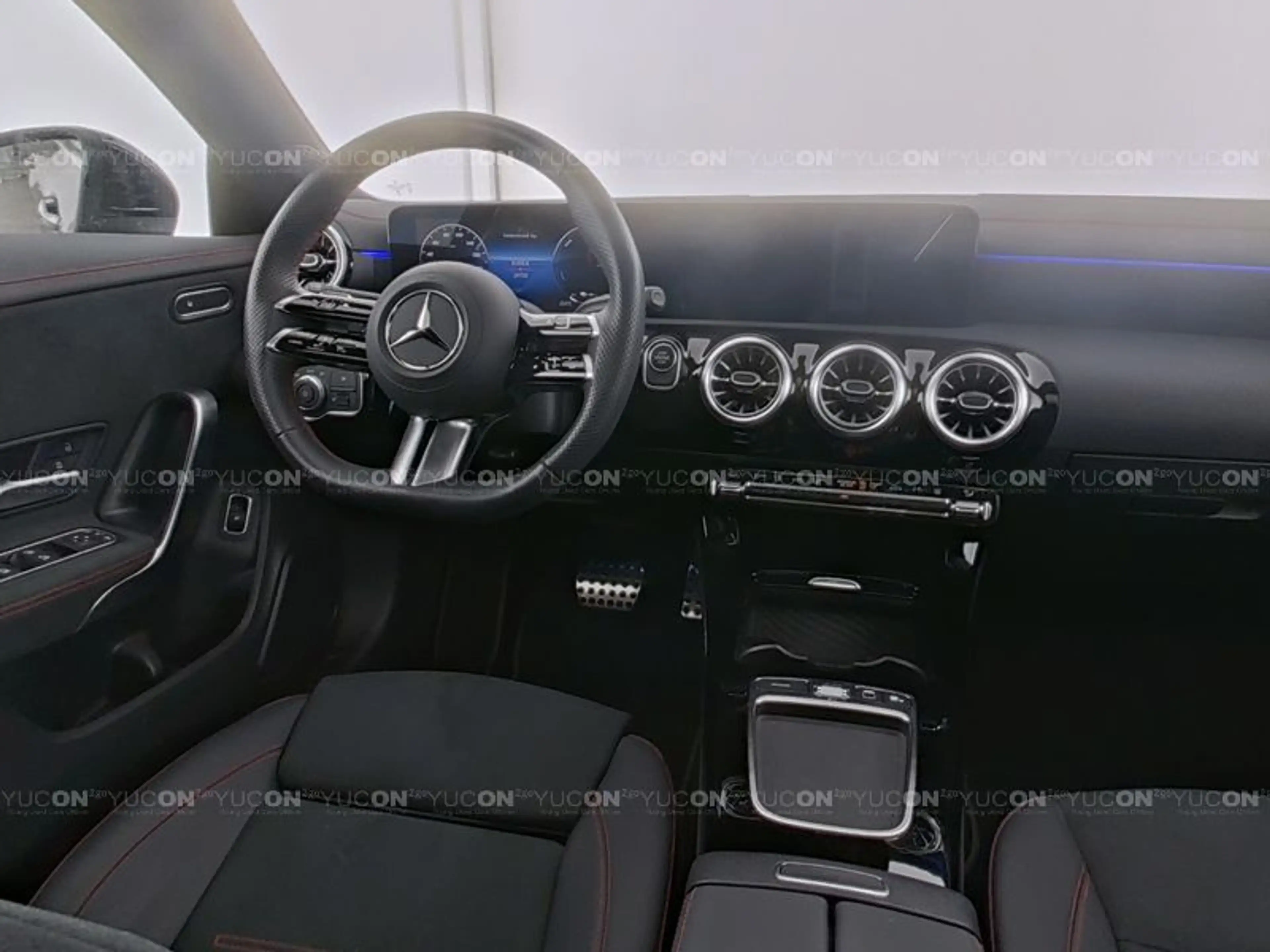 Mercedes-Benz CLA 250 e COUPE AMG EDITION PANO SD DISTRONIC — photo 7