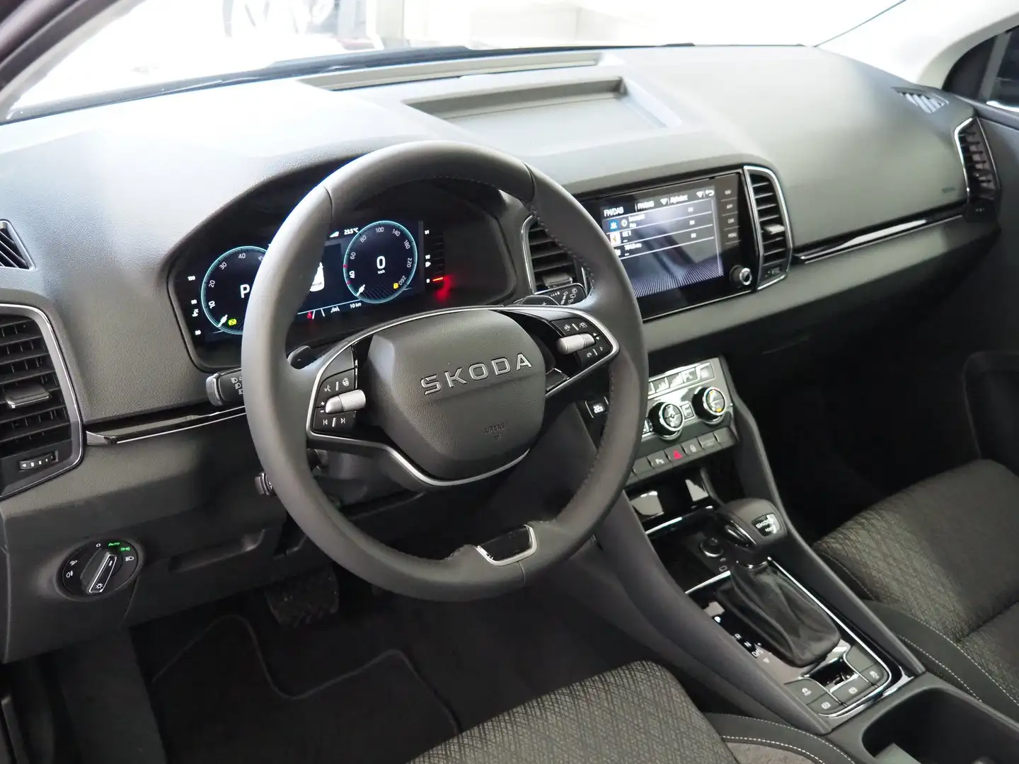 Skoda Karoq 4x4 Selection TDI DSG Schwarz - 2