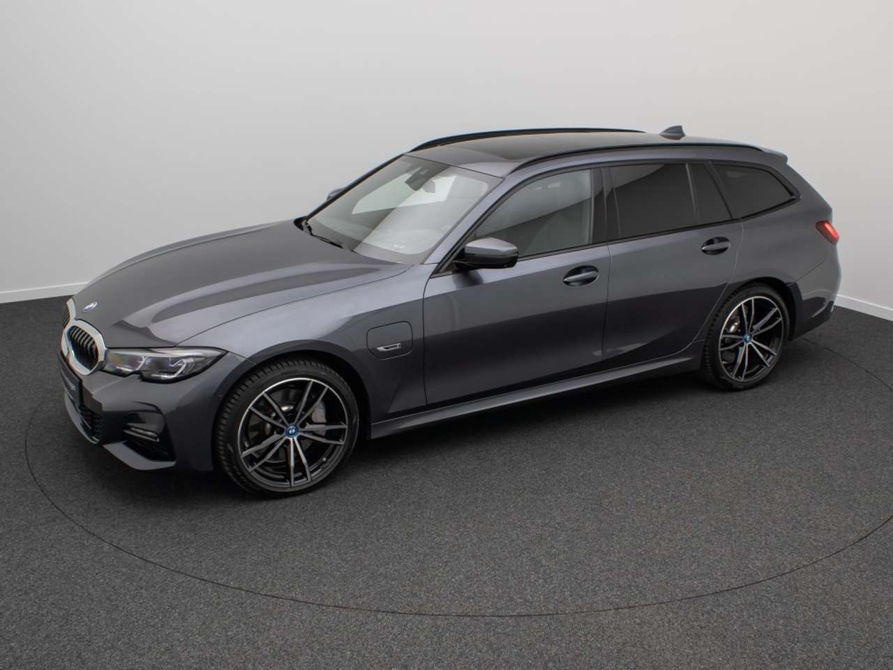 BMW-330-M Sport 360°Laser DAB HUD Komfort 19Zoll