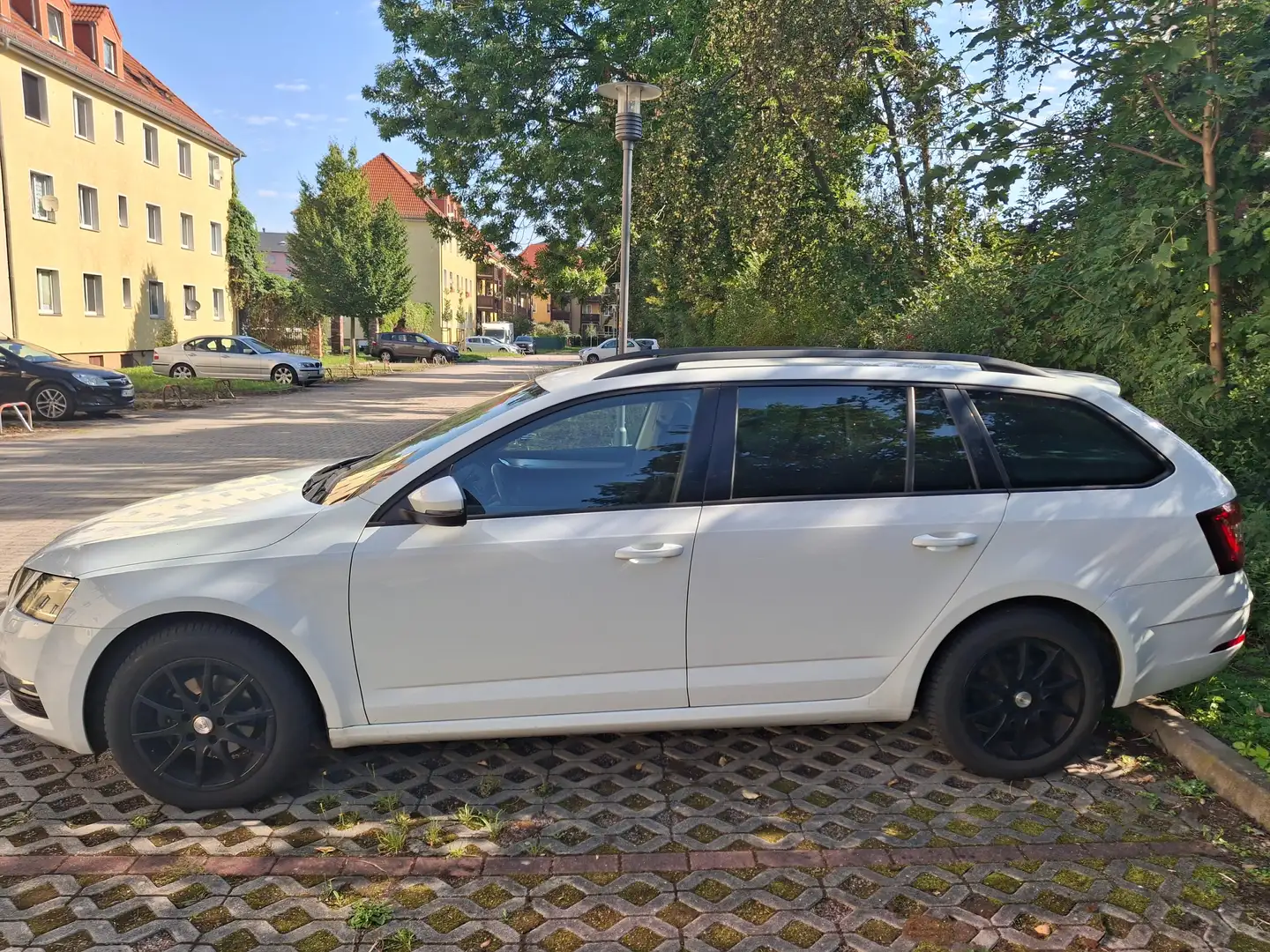 Skoda Octavia Octavia Combi 1.6 TDI Bílá - 1