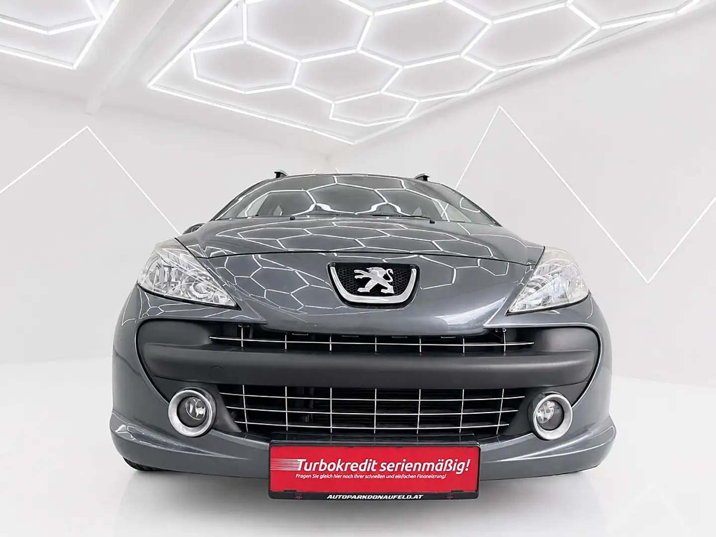 Peugeot 207 SW Active 1,6 HDi 90 FAP Schwarz - 2