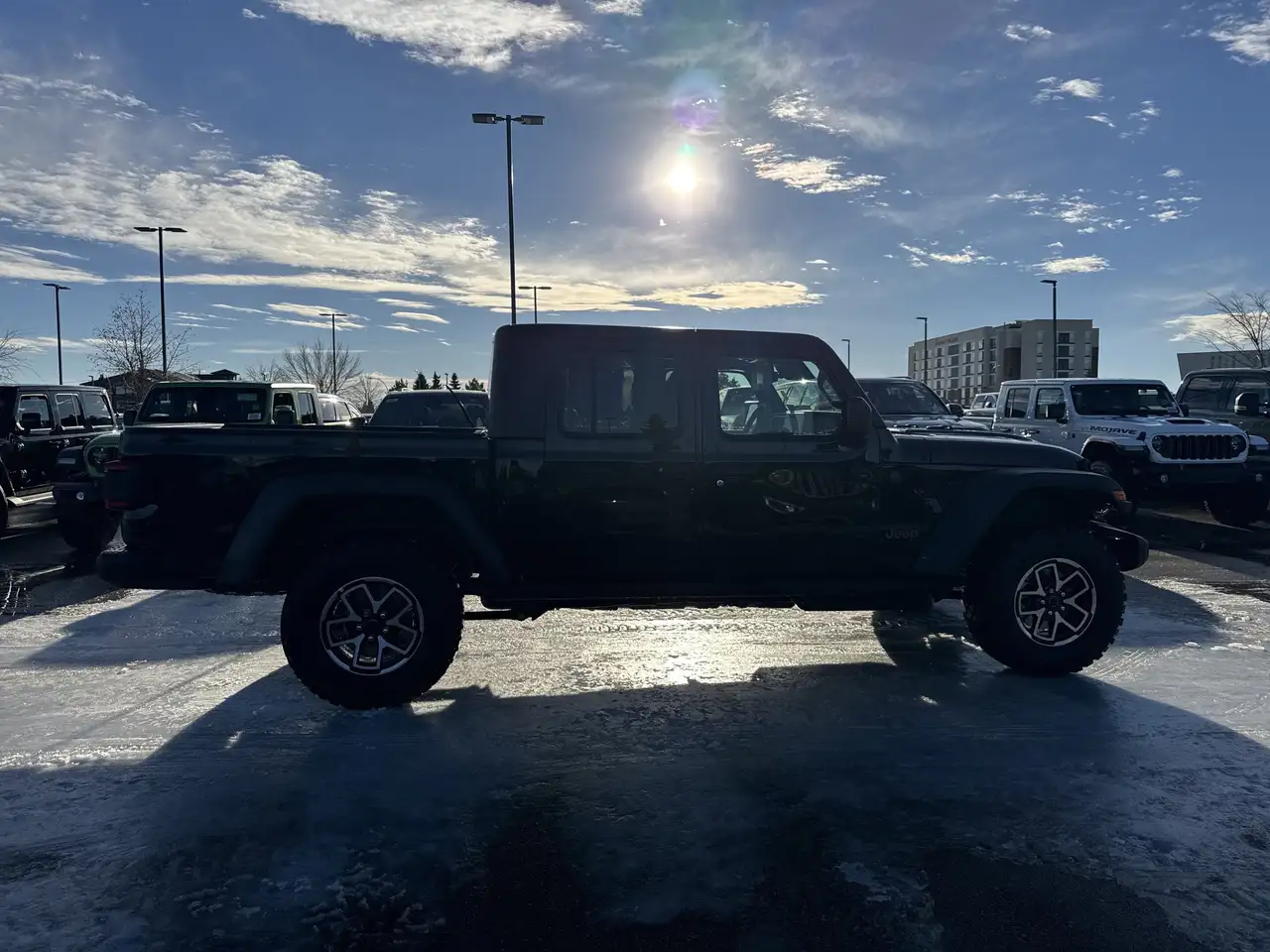 Jeep Gladiator photo Jeep Gladiator