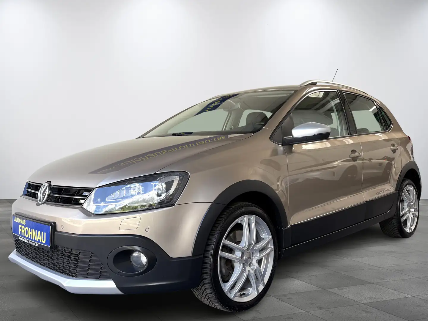 Volkswagen Polo CrossPolo 1.2 BMT/Start-Stopp Temp Kamera PDC Navi Béžová - 1