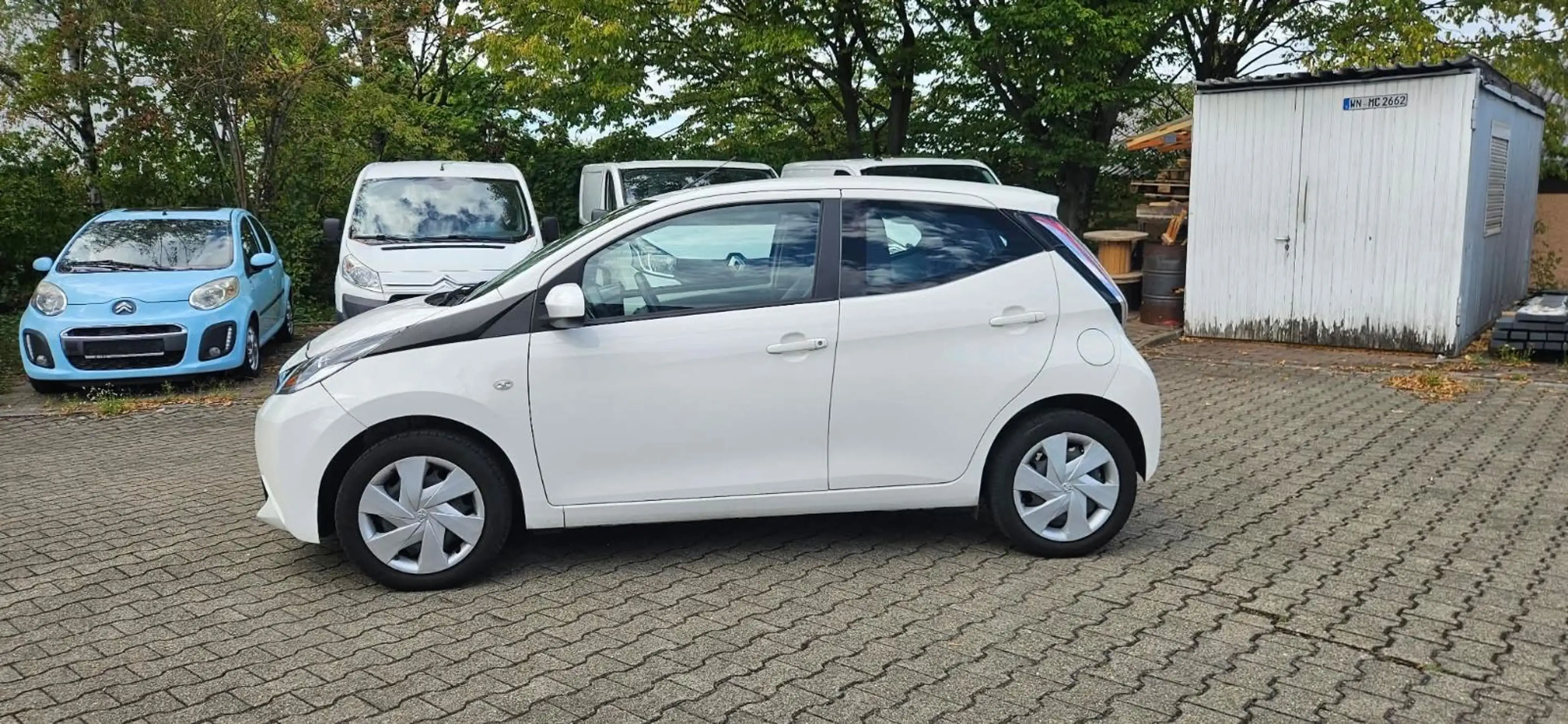 Toyota Aygo AYGO x-play — photo 3