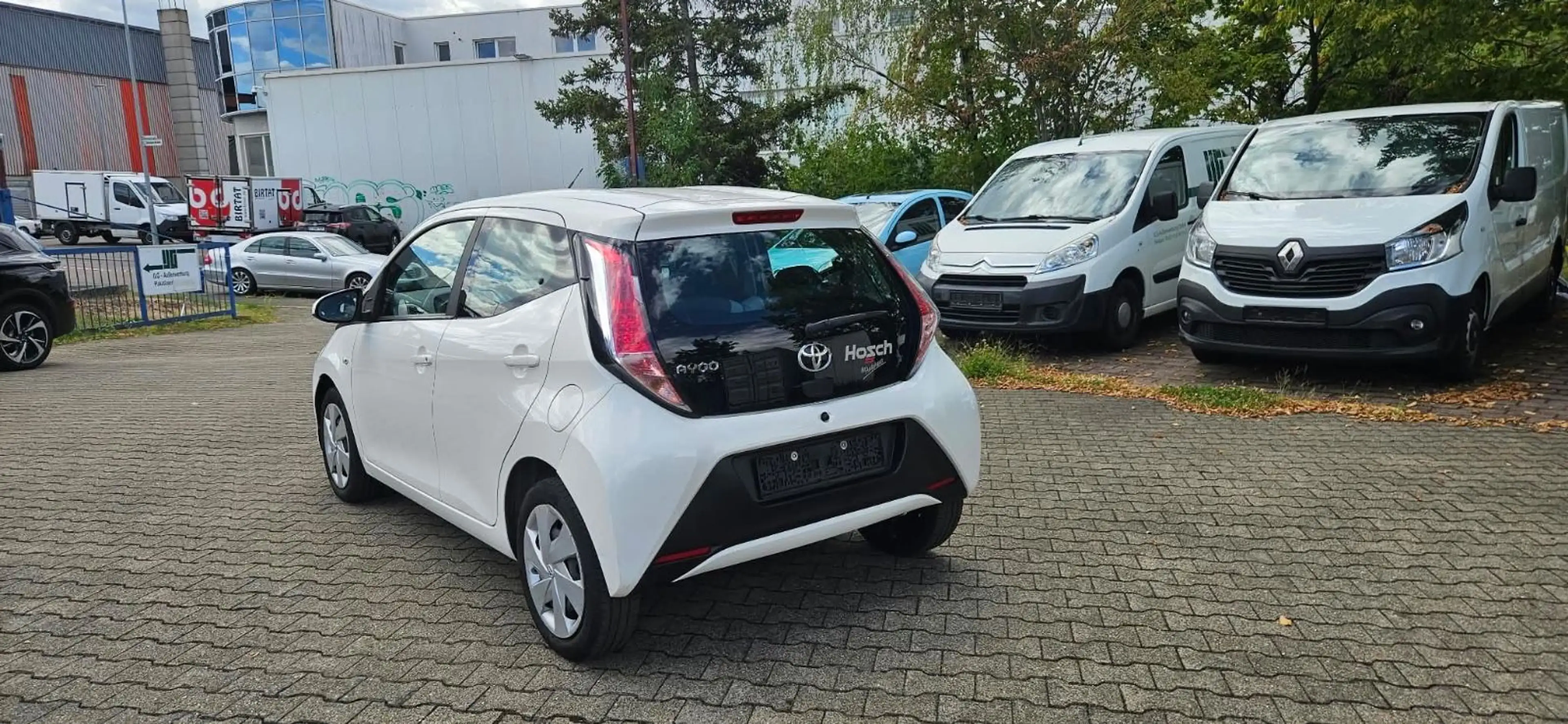 Toyota Aygo AYGO x-play — photo 10